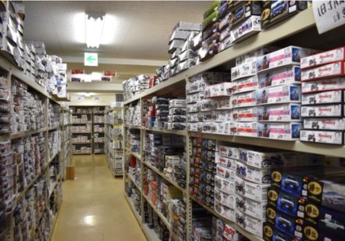 以前は、受注するたびに倉庫内の在庫を探していた